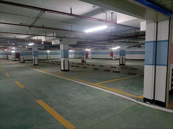 江蘇中穎停車位劃線項目施工案例圖。